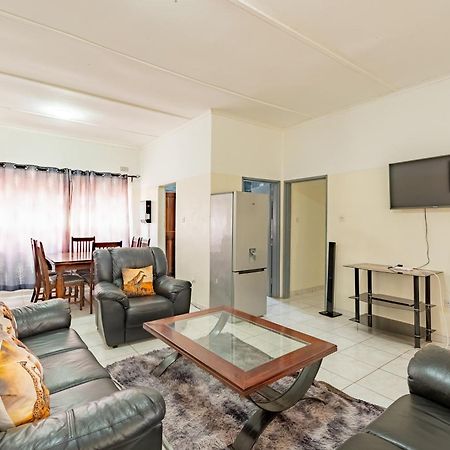 Wood Road Guest Lodge Victoria Falls Exterior foto