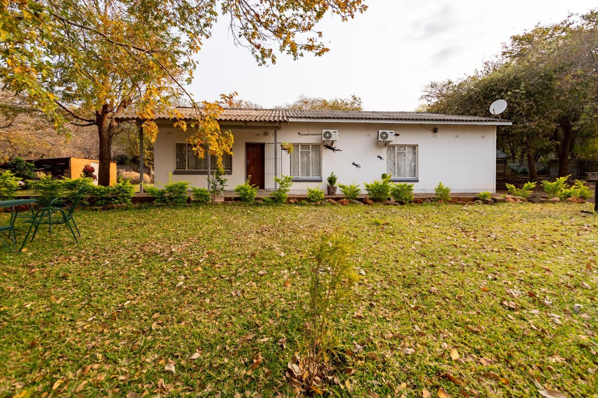 Wood Road Guest Lodge Victoria Falls Exterior foto